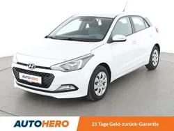 Weiß Gebraucht 2017 Hyundai i20 Classic Kleinwagen | 9.340 € (Fairer Preis)