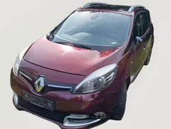 Rot Gebraucht 2014 Renault Grand Scénic III Bose Edition Van / Kleinbus | 7.800 € (Fairer Preis)