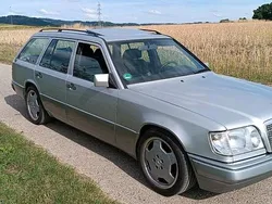 Silber Gebraucht 1995 Mercedes E220 Kombi | 11.450 €