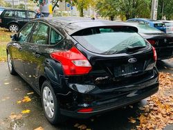 Schwarz Gebraucht 2011 Ford Focus Kleinwagen | 7.450 € (Teuer)