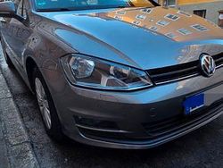 Grau Gebraucht 2015 VW Golf VII Comfortline Kombi | 8.450 € (Guter Preis)