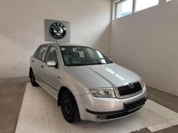 Silber Gebraucht 2000 Skoda Fabia Kleinwagen | 3.450 €