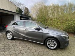 Grau Gebraucht 2013 Mercedes A180 Urban Limousine | 10.000 € (Fairer Preis)