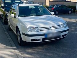 Weiß Gebraucht 2004 VW Golf IV Kombi | 1.200 € (Guter Preis)