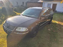Schwarz Gebraucht 2002 VW Passat Kombi | 2.000 € (Guter Preis)