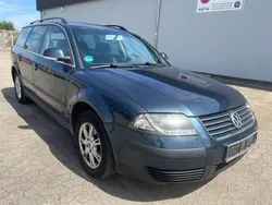 Blau Gebraucht 2004 VW Passat Kombi | 990 € (Superpreis)