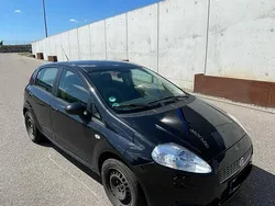 Schwarz Gebraucht 2009 Fiat Punto Kleinwagen | 500 €