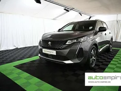 Grau Gebraucht 2023 Peugeot 3008 GT SUV | 30.990 € (Fairer Preis)