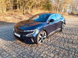 Blau Gebraucht 2022 Renault Megane E-Tech Techno Limousine | 25.950 € (Fairer Preis)