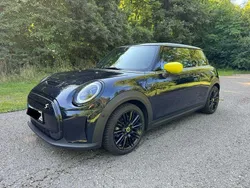 Schwarz Gebraucht 2021 Mini Cooper SE Kleinwagen | 20.300 € (Teuer)