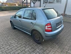 Grau Gebraucht 2006 Skoda Fabia Limousine | 999 € (Guter Preis)