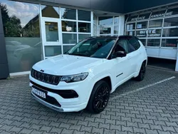 Weiß Gebraucht 2023 Jeep Compass SUV | 31.900 € (Teuer)