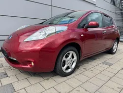 Rot Gebraucht 2015 Nissan Leaf Acenta Kleinwagen | 5.890 € (Guter Preis)