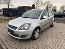 Silber Gebraucht 2006 Ford Fiesta Trend Kleinwagen | 2.000 € (Fairer Preis)