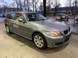 Silber Gebraucht 2012 BMW 318 Kombi | 5.990 € (Superpreis)