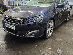 Blau Gebraucht 2016 Peugeot 308 Allure Kombi | 10.550 € (Fairer Preis)