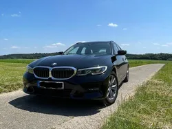 Schwarz Gebraucht 2021 BMW 330e Sport Line Kombi | 31.800 € (Fairer Preis)