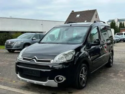 Schwarz Gebraucht 2015 Citroën Berlingo SELECTION Van / Kleinbus | 6.950 € (Guter Preis)