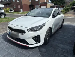 Weiß Gebraucht 2020 Kia ProCeed Kleinwagen | 24.800 € (Fairer Preis)