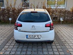 Weiß Gebraucht 2015 Citroën C3 SELECTION Limousine | 5.200 € (Guter Preis)