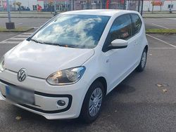 Weiß Gebraucht 2025 VW up! Kleinwagen | 2.700 €