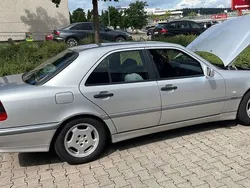 Silber Gebraucht 1999 Mercedes C180 Elegance Limousine | 11.000 €
