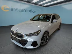 Grau Gebraucht 2024 BMW 520 Kombi | 55.749 € (Superpreis)