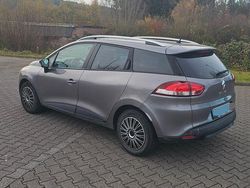 Grau Gebraucht 2014 Renault Clio IV Expression Limousine | 5.500 € (Fairer Preis)