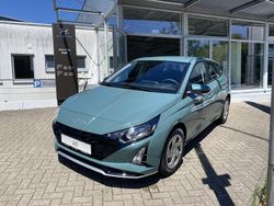 Mangrove green Gebraucht 2025 Hyundai i20 Select Limousine | 20.850 € (Etwas zu teuer)