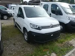 Eis weiß Gebraucht 2023 Citroën Berlingo Van / Kleinbus | 25.480 € (Etwas zu teuer)