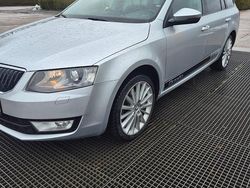 Silber Gebraucht 2013 Skoda Octavia Kombi | 8.700 €