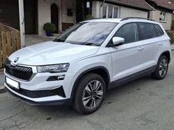 Weiß Gebraucht 2023 Skoda Karoq Tour SUV | 25.995 € (Superpreis)