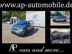 Grau Gebraucht 2005 VW Touran Trendline Van / Kleinbus | 1.990 € (Etwas zu teuer)