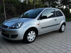 Silber Gebraucht 2007 Ford Fiesta Kleinwagen | 2.500 €