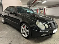 Schwarz Gebraucht 2007 Mercedes E420 AMG Limousine | 7.900 €