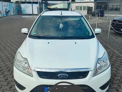 Weiß Gebraucht 2010 Ford Focus Kombi | 2.500 € (Guter Preis)