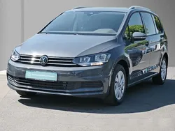 Delfingrau metallic Gebraucht 2024 VW Touran Comfortline Van / Kleinbus | 35.980 € (Etwas zu teuer)