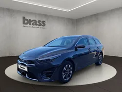 Lunarsilber met. Gebraucht 2024 Kia Ceed Kombi | 35.980 €
