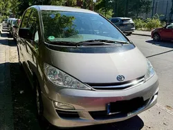 Grau Gebraucht 2005 Toyota Previa Van / Kleinbus | 6.500 € (Fairer Preis)