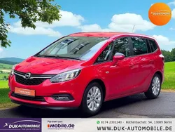 Rot Gebraucht 2018 Opel Zafira Tourer Van / Kleinbus | 10.499 € (Superpreis)