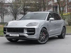 Dolomitsilbermetallic Gebraucht 2025 Porsche Cayenne S E-Hybrid SUV | 154.900 €