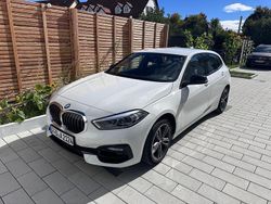 Weiß Gebraucht 2020 BMW 118 Sport Line Kleinwagen | 19.990 € (Fairer Preis)