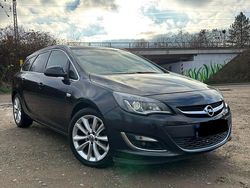 Schwarz Gebraucht 2015 Opel Astra Kombi | 4.400 € (Fairer Preis)