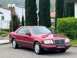 Gebraucht 1993 Mercedes E220 Coupé | 2.650 €