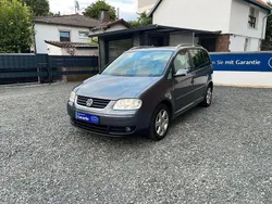 Grau Gebraucht 2004 VW Touran Van / Kleinbus | 2.290 € (Guter Preis)