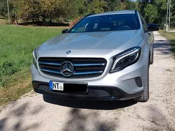 Silber Gebraucht 2016 Mercedes GLA220 SUV | 25.750 € (Teuer)