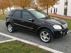 Schwarz metallic Gebraucht 2007 Mercedes ML320 AMG SUV | 12.700 € (Etwas zu teuer)