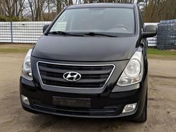 Schwarz Gebraucht 2017 Hyundai H-1 Van / Kleinbus | 17.900 € (Fairer Preis)
