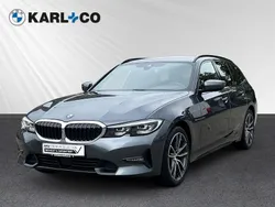 Grau Gebraucht 2022 BMW 320 Sport Line Kombi | 30.688 € (Fairer Preis)