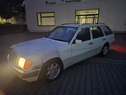 Weiß Gebraucht 1991 Mercedes E230 Kombi | 2.600 €